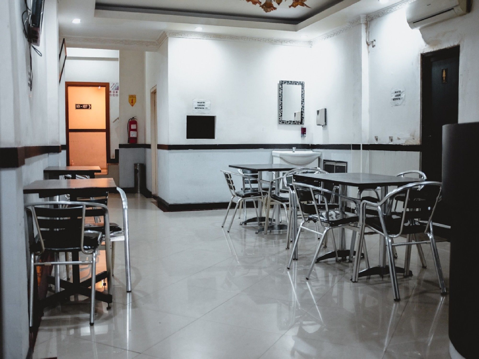 Reddoorz Plus Near Palembang Indah Mall المظهر الخارجي الصورة